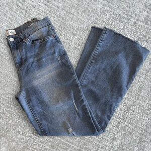 Nicole Miller high rise bootcut blue jeans 4